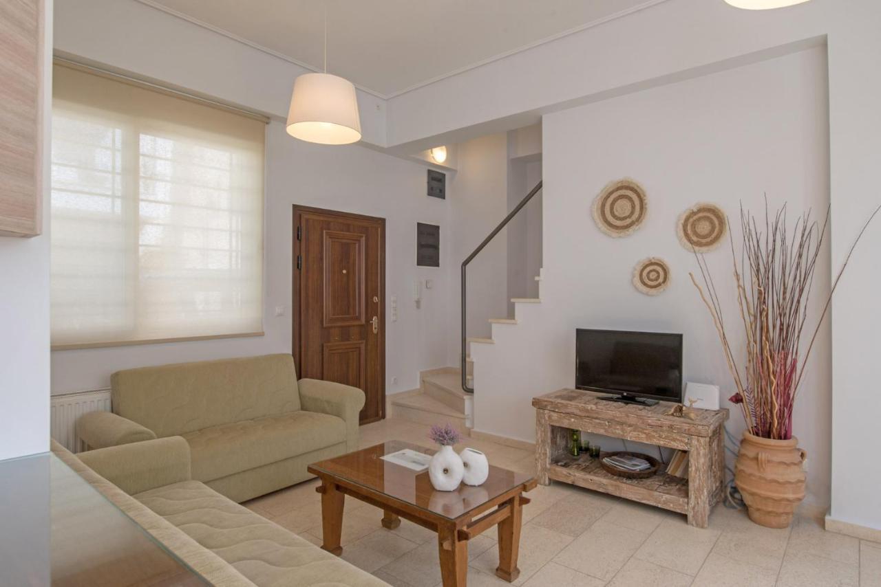 Townhouse In The Historical Centrer Of * Athens