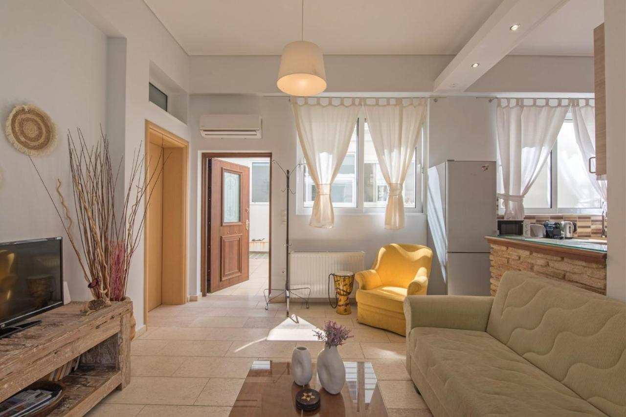Townhouse In The Historical Centrer Of * Athens